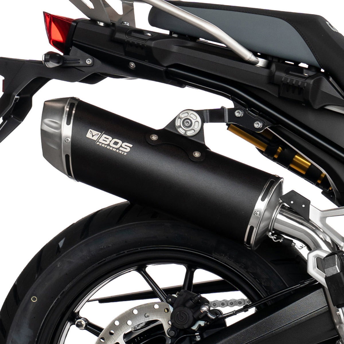 Escape BOS DuneFox BlackCoated para BMW F 800 GS – detalle de montaje