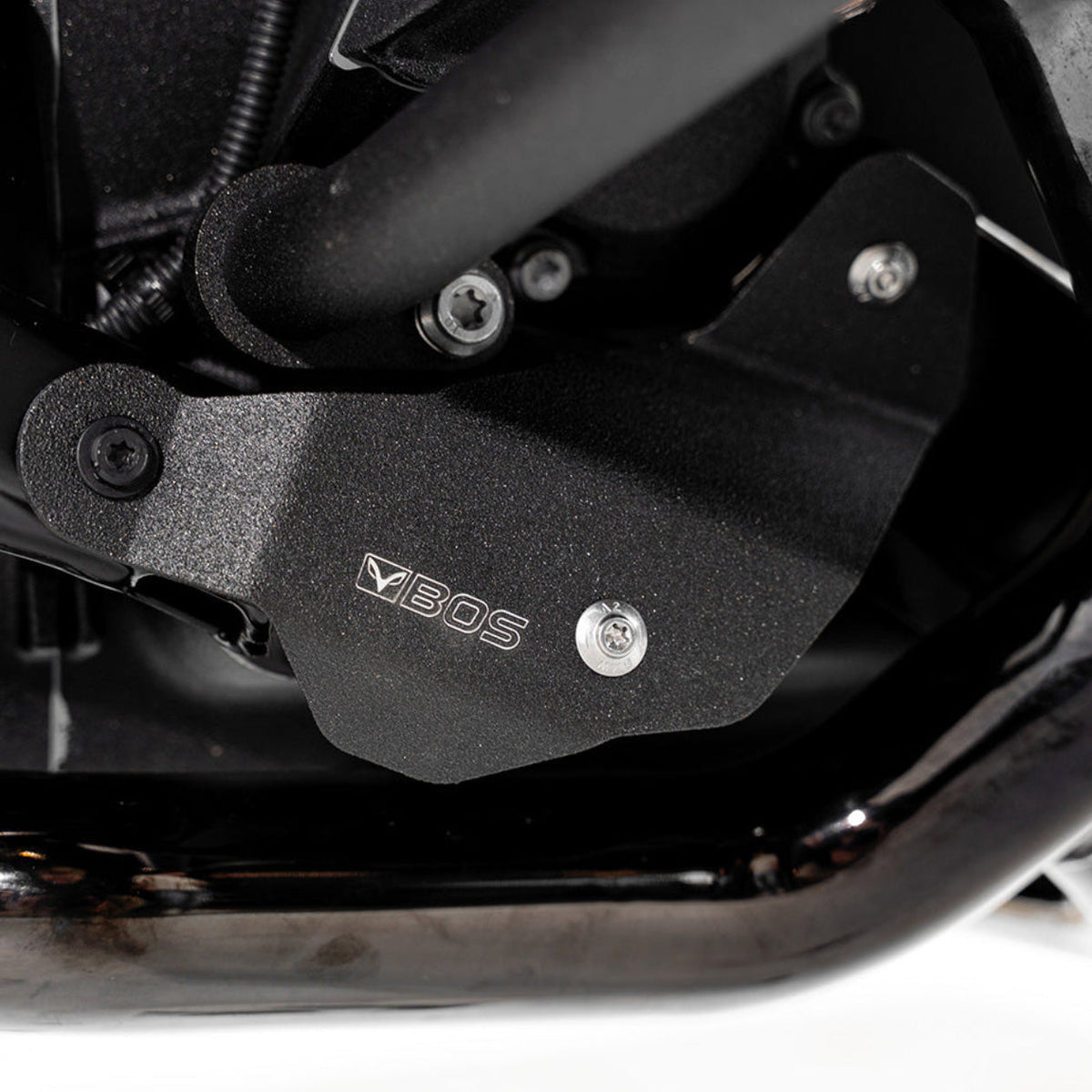 BOS Engine Protection Bars Pro BlackCoated para BMW R 1300 R – montado en la moto