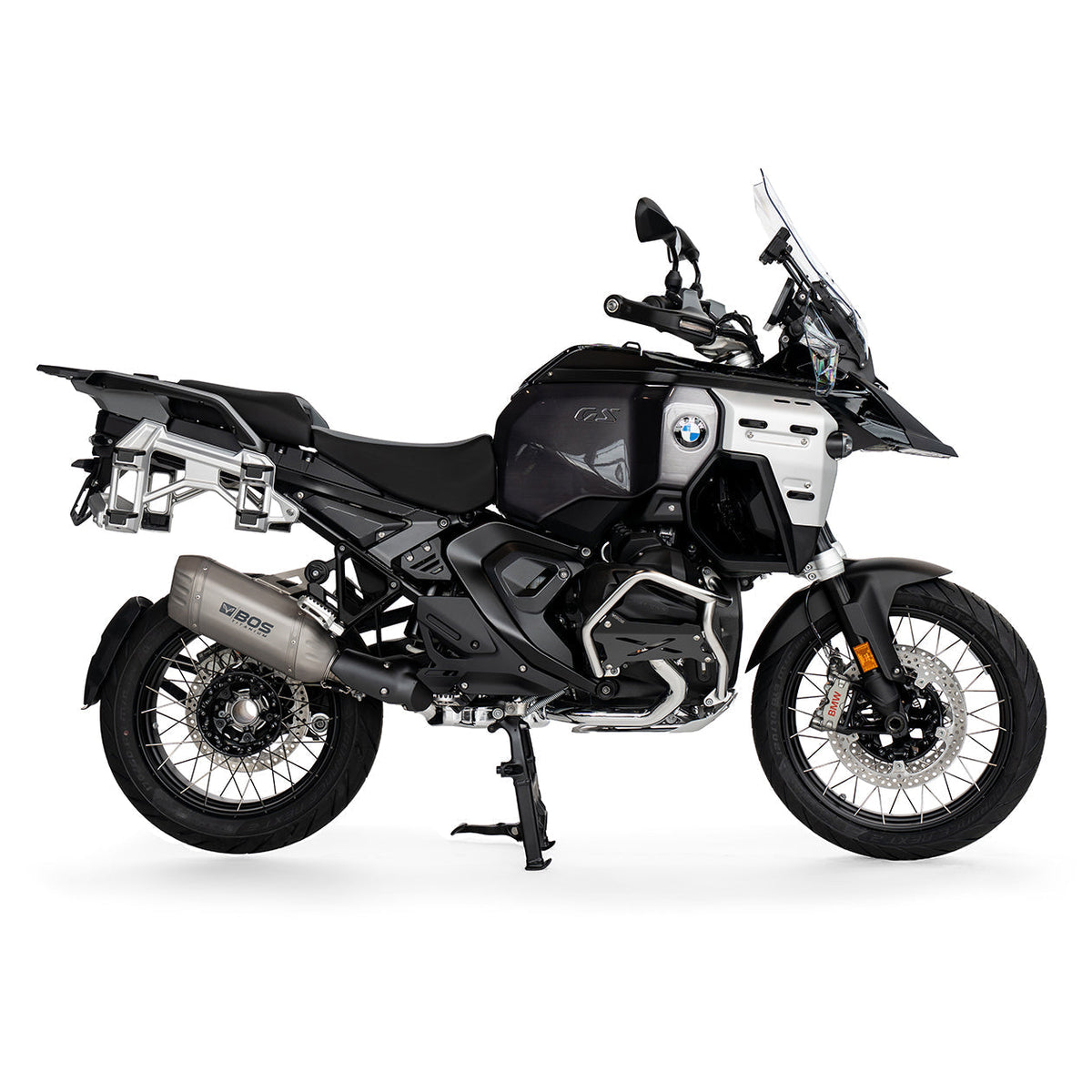 Escape BOS DesertFox Double D Titanium para BMW R 1300 GS Adventure – detalle de montaje