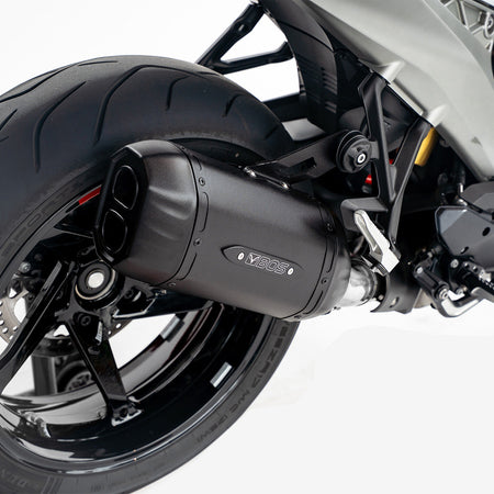 Escape BOS DesertFox Double D BlackCoated para BMW R 1300 RS – detalle de montaje
